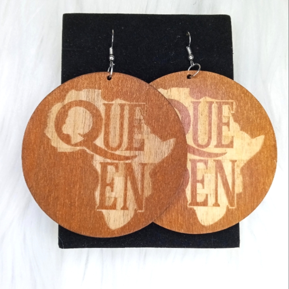 Wooden Queen Wire Hooks Earrings